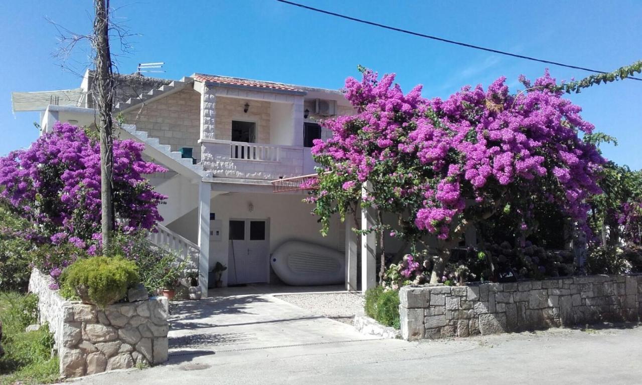 Apartments Zile Sucuraj Luaran gambar